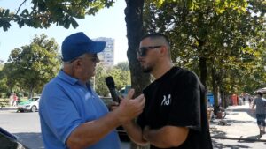 “Ne shqiptarët jemi të poshtër, rracë m*ti, malukatër”, qytetari i revoltuar me shezllonet 100 euro