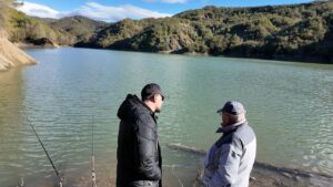 “Gjahtarët, deputetët dhe dhëndurët gënjejnë gjithmonë”, peshkatari tregon hilet e peshkimit