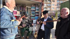 “Grupi 60+” përcjell me këngë patriotike ditën e votimeve në Kosovë