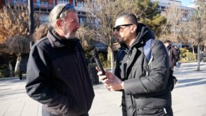 “35 vite në Angli dhe vij e votoj për shqiptari”, mërgimtari: Populli nuk ha kashtë, duhet ndryshim