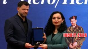 Presidentja Osmani nderon Indrit Carën (Ushtar Kavaja) me urdhërin “Hero i Kosovës”