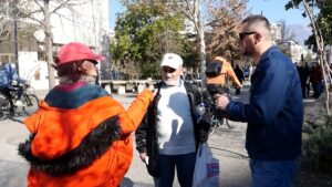 Femrat shqiptare janë pr*stituta që bashkpunojnë me b*ndat e kr*mit / Plas sherri mes qytetarëve…