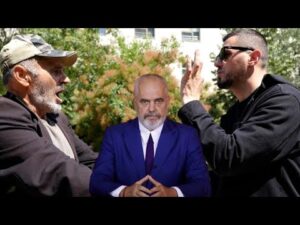 “Partizan Edi Rama dorëzo detyrën!”, habit qytetari: Kryeministri i shqiptarëve jam unë…